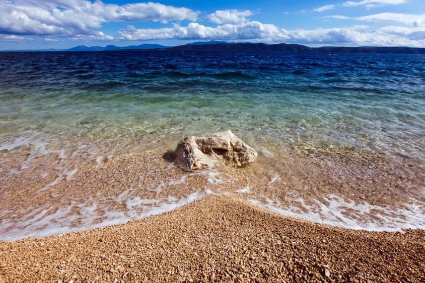 Der Strand beim TUI BLUE Makarska in Kroatien