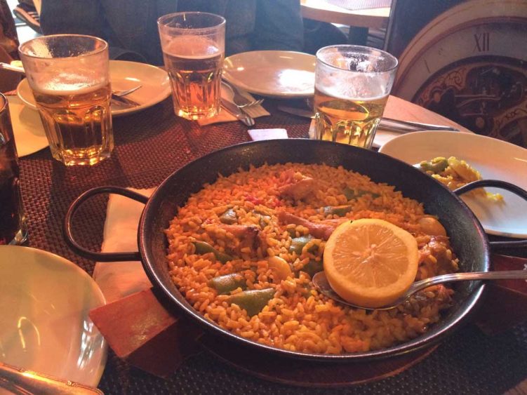 Leckere spanische Paella in Madrid