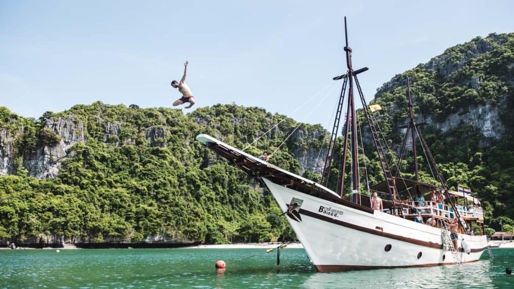 Auf einer Yacht im Ang Thong Marine Nationalpark vor Koh Samui.