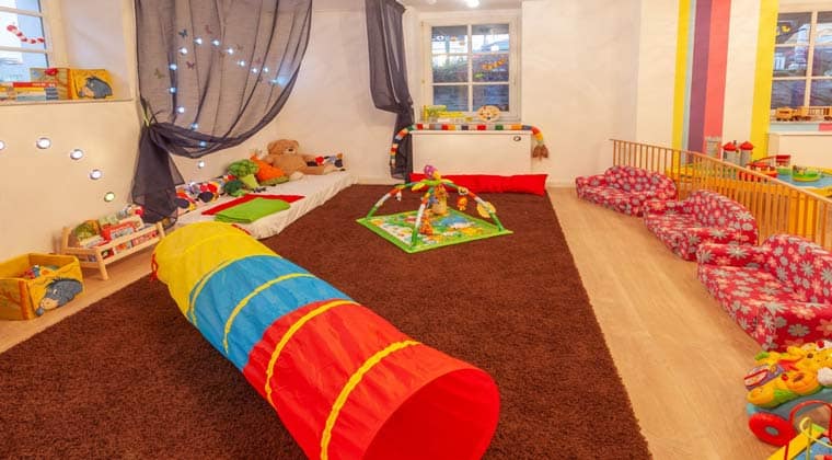 Der Kinderclub im TUI KIDS CLUB Suite Hotel Binz auf Rügen, bietet für die Kleinsten eine Krabbelgruppe