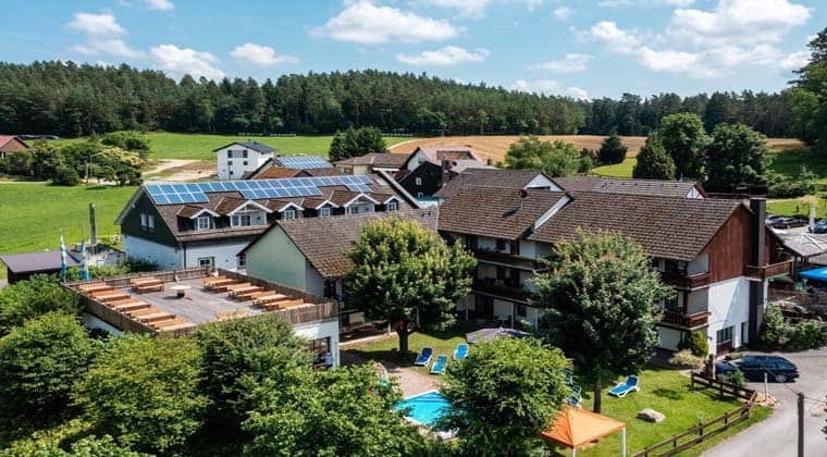 Der TUI KIDS CLUB Waldhotel Bächlein ist umgeben von herrlicher Natur im Naturpark Frankenwald in Deutschland