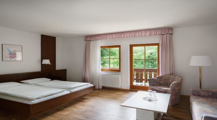Blick in den Zimmertyp Doppelzimmer Komfort im TUI KIDS CLUB Waldhotel Bächlein in Mitwitz in Deutschland.