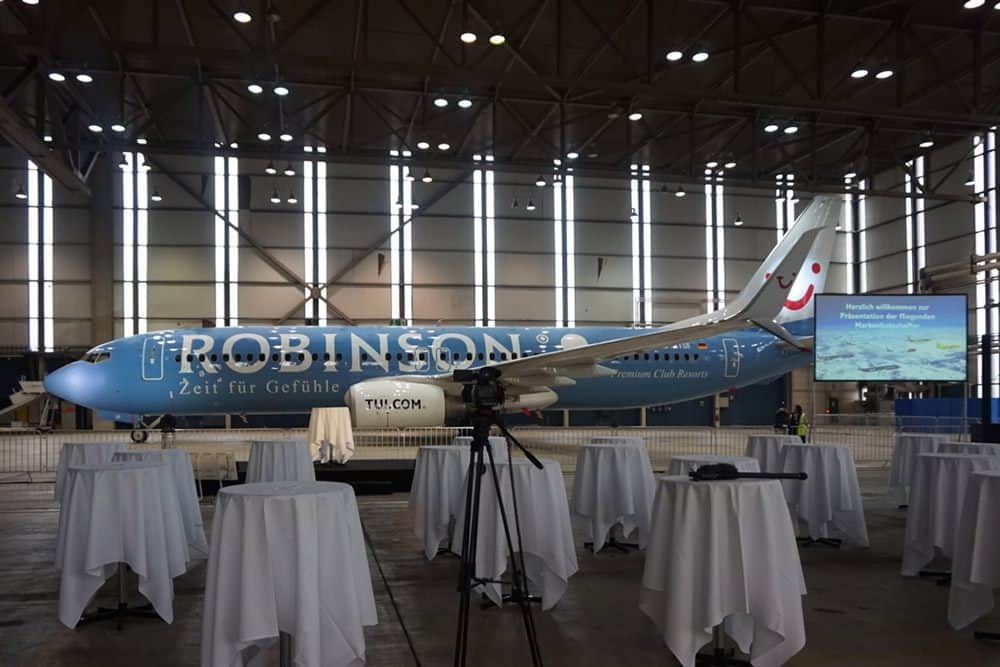 Der neue TUI Markenbotschafter: Die TUIfly Maschine der Hotelmarke Robinson
