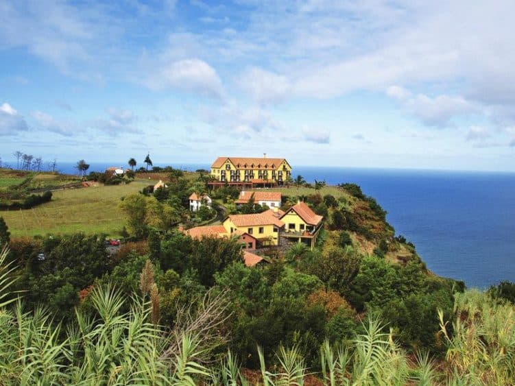 Hier habt ihr einen spektakulären Ausblick vom Hotel aus