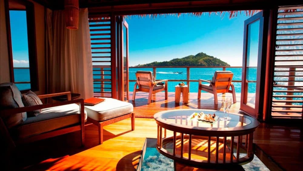 Wasserbungalow mit direktem Blick auf das Meer