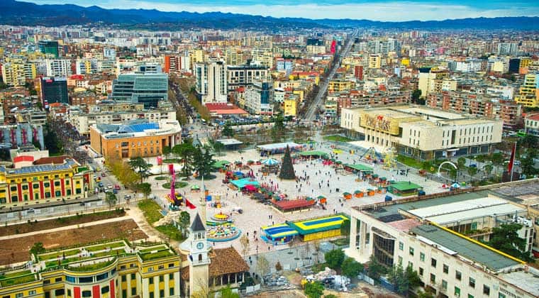 Blick auf die Hauptstadt Tirana in Albanien