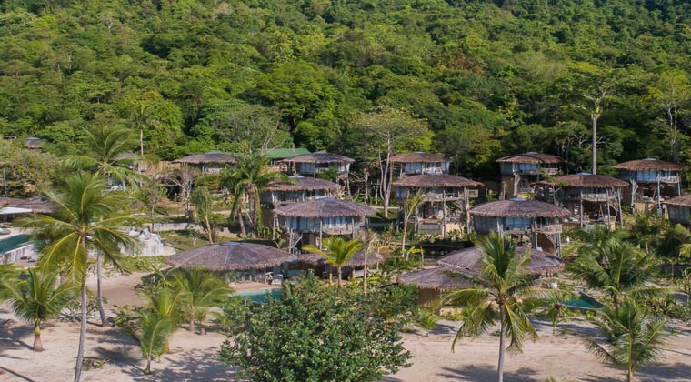 Die Aussenansicht des Tree House Villas Koh Yao in exotischer Natur, Süd-Thailand
