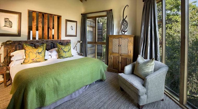 Das Zimmer verspricht maximalen Wohnkomfort, Tsala Treetop Lodge in Plettenberg Bay, Südafrika
