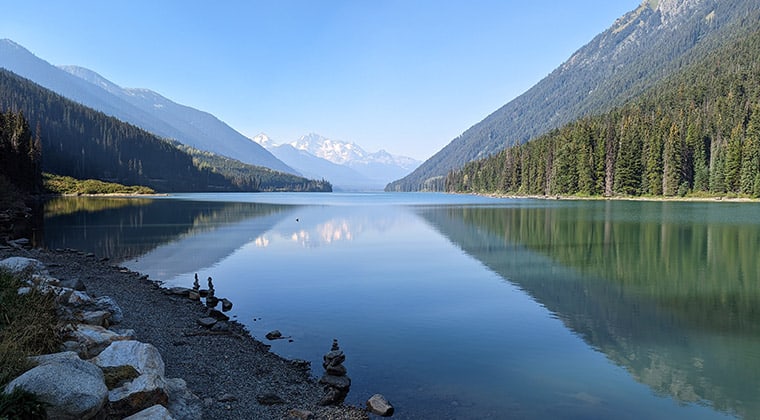 Blick vom Duffey Lake Viewpoint auf den gleichnamigen See, British Columbia, Kanada