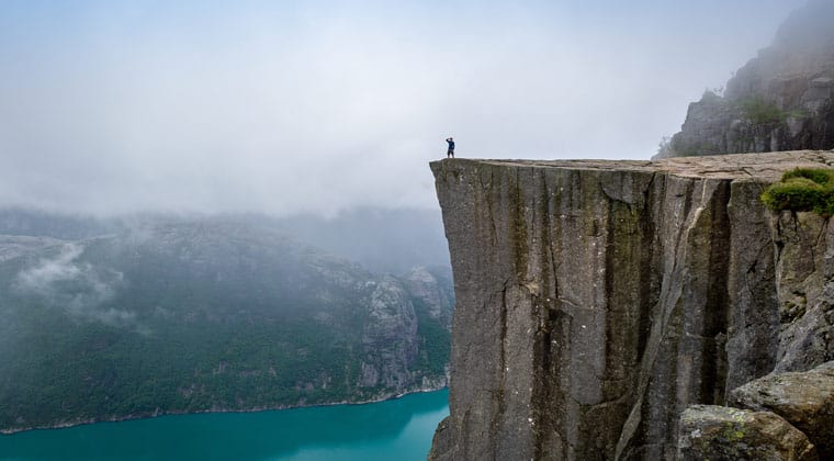 Die gigantische Felsplattform Preikestolen in Ryfylke in Norwegen.