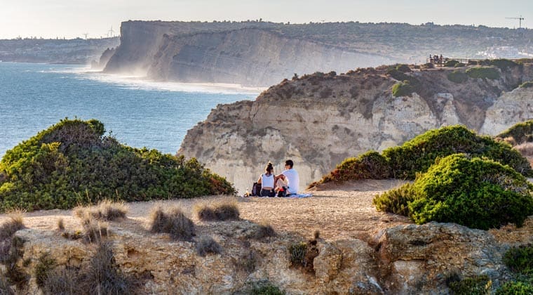 Die Steilküste im Süden der Algarve, Portugal