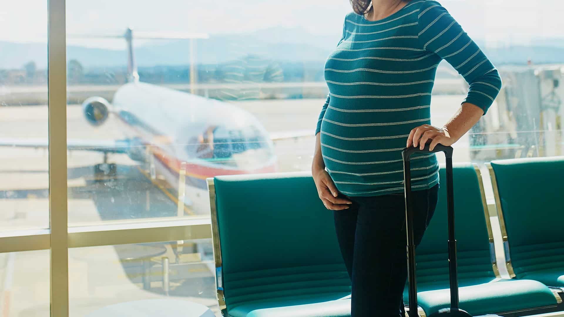 Ist reisen in der Schwangerschaft gefährlich? Flugzeug, Auto und Zug im  Check
