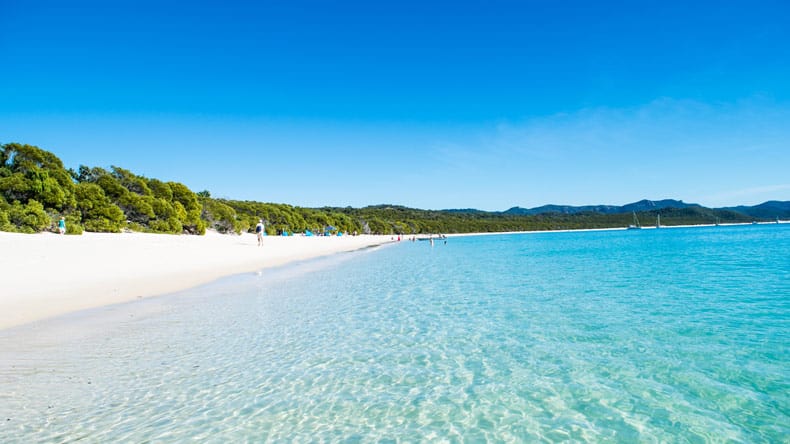 Blick auf den Traumstrand von Whitehaven Beach, Australien.