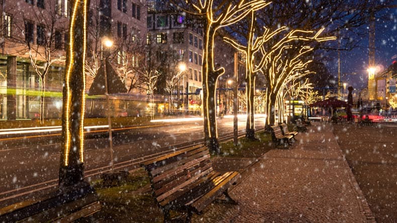 Auch die Straße Unter den Linden ist zur Weihnachtszeit schön beleuchtet