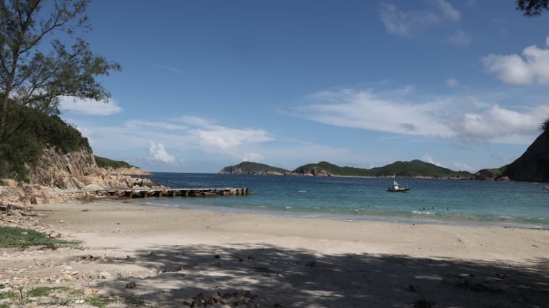 Blick auf eine Bucht im Sai Kung Geopark.