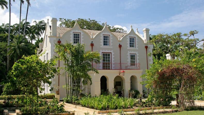 St. Nicholas Abbey ist ein altes Herrenhaus gebaut in jakobinischer Architektur und befindet sich in St. Peter auf der karibischen Insel Barbados.