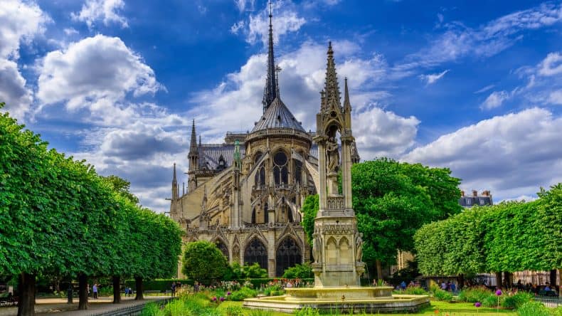 Der Square Jean XXIII in Paris ist ein Park hinter der Kathedrale Notre-Dame.