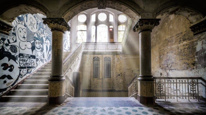 Ein verlassenes Gebäude, Teil der Beelitz Heilstätten.
