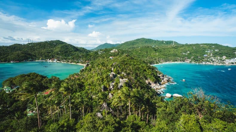 Blick vom John Suwan Viewpoint auf die Insel Koh Tao, Thailand