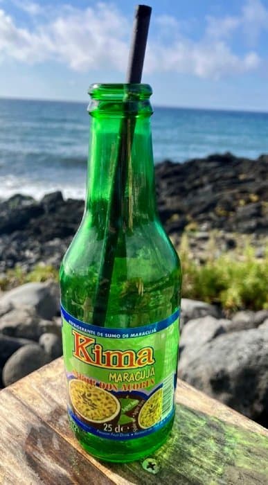 Eine Maracuja Limonade, die auf den Azoren hergestellt wird - Kima.