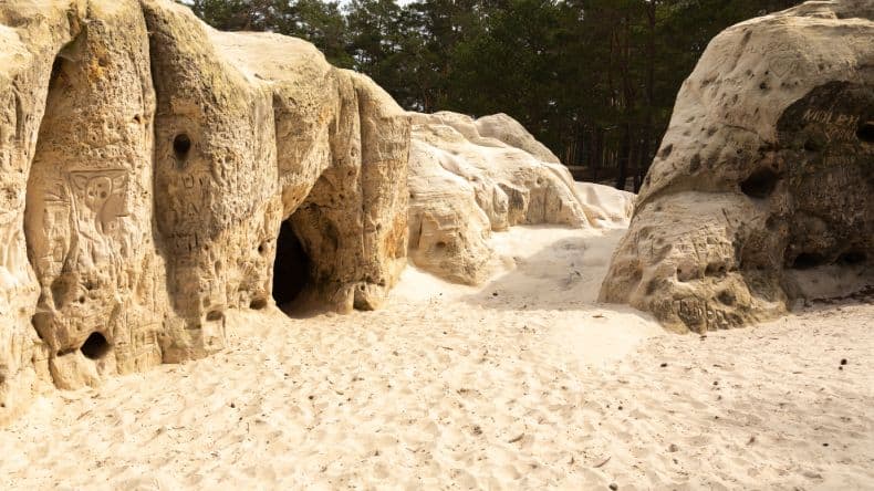 Höhlen im Harz: Sandsteinhöhlen Harz