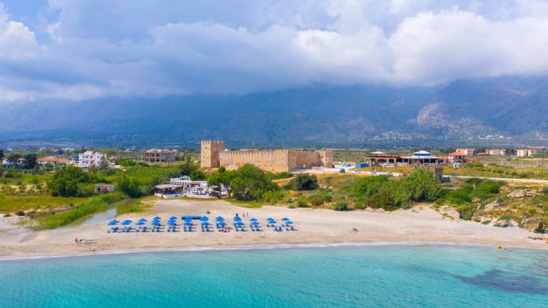 Der Strand von Frangokastello am Kastell auf der Insel Kreta.