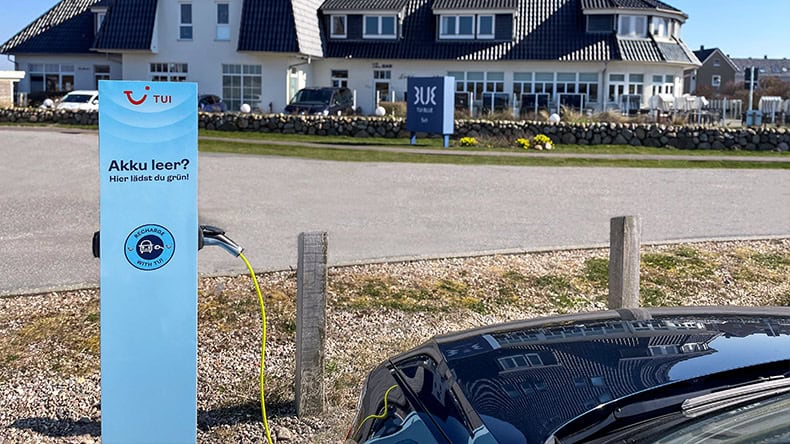 TUI BLUE Ladesäule für E-Autos
