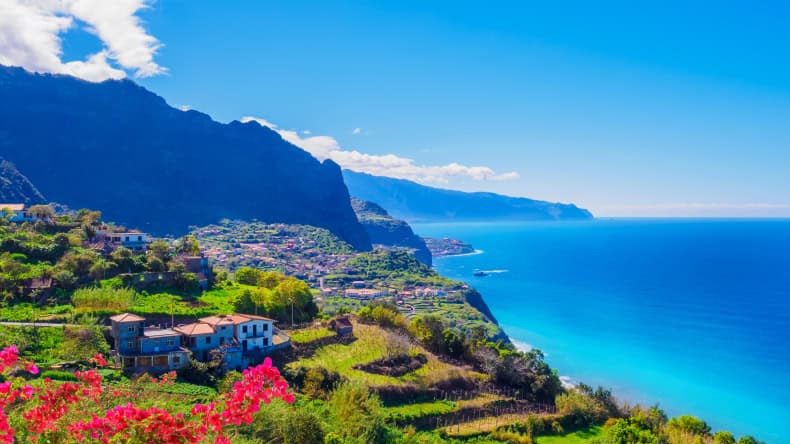 Blick über Madeira, Häuser, Grün, Meer