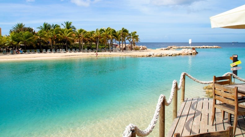 Blick auf den Strand von Mambo Beach, Curacao