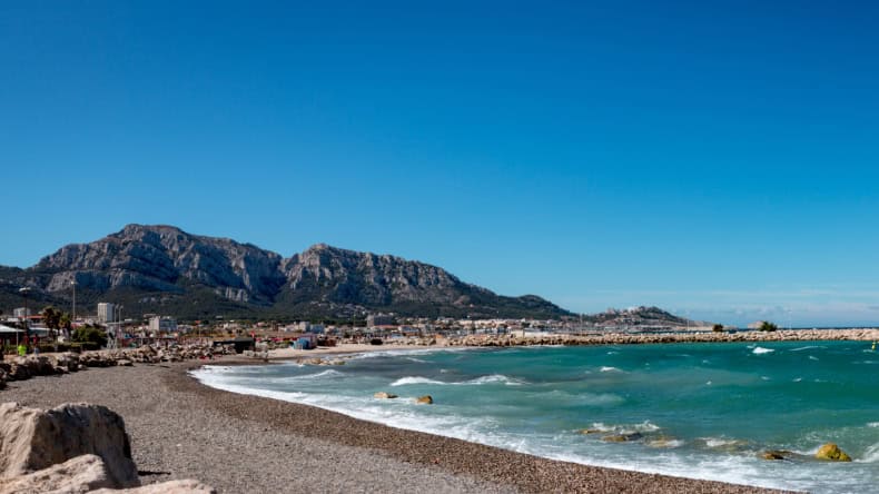 Plage du Prado, Meer, Strand, Häuser, Berge