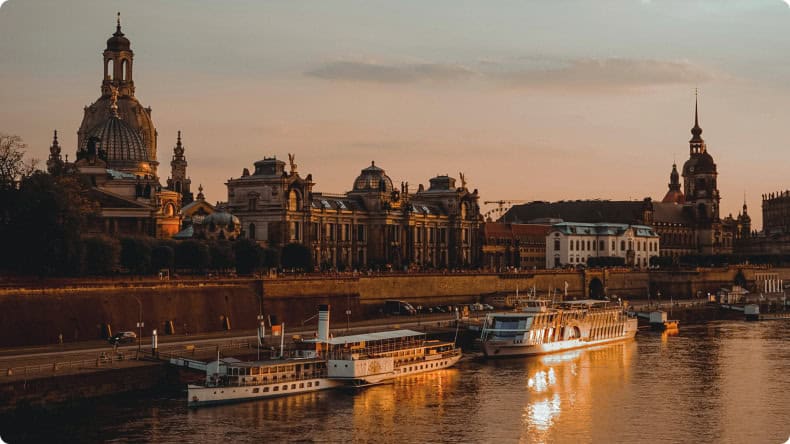 Sonnenuntergang am Wasser in Dresden