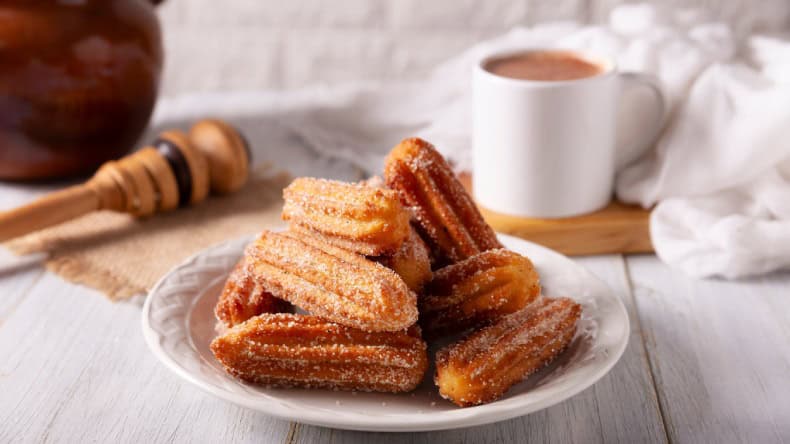 Churros, ein süßes Teiggebäck. Beliebt in Mexiko und Spanien.