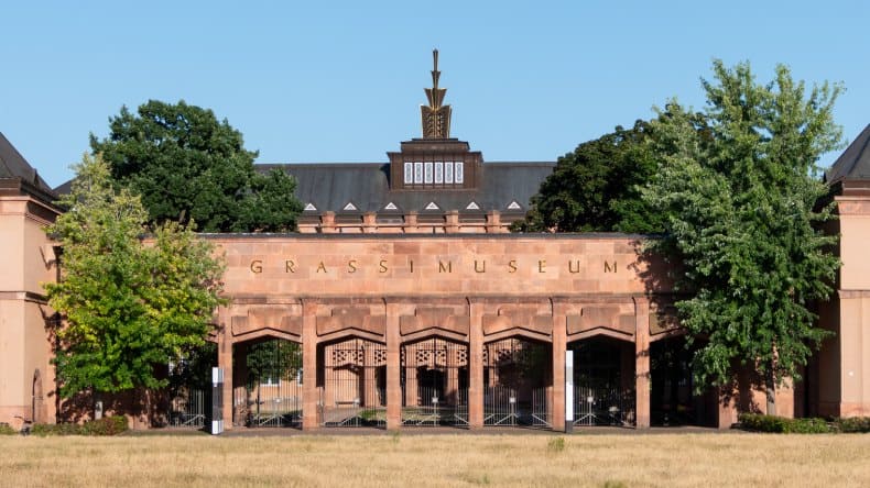 Blick auf das historische Gebäude des Grassi Museums, Leipzig, Deutschland