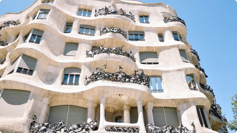 Gebäude La Pedrera - Casa Mila in Barcelona.