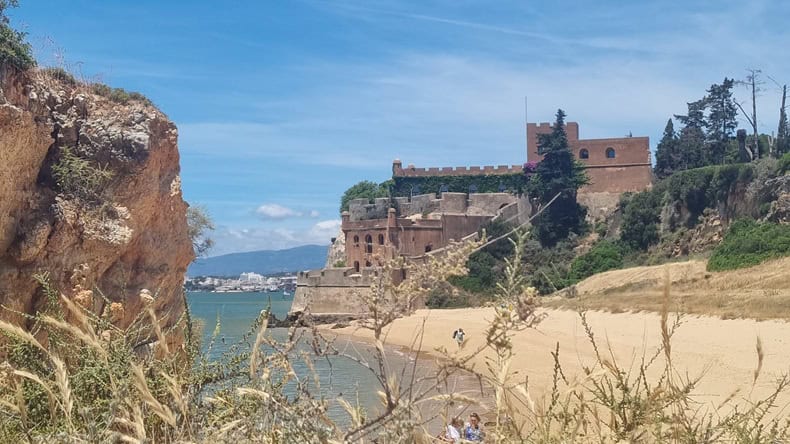 Die historische Festung Castelo de São João do Arade in Ferragudo