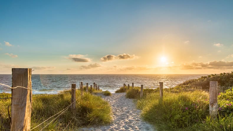 Weg zum Meer durch die Dünen