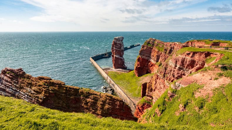 Felsen auf der Hochsee-Insel Helgoland in der Nordsee