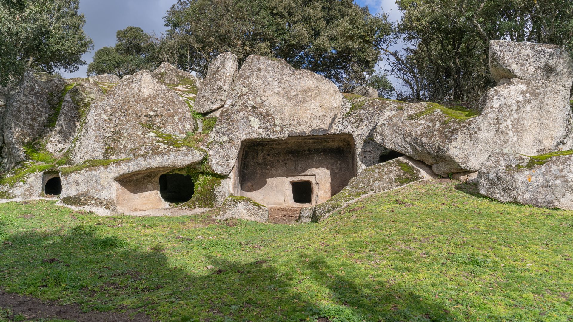 Domus de Janas: Feenhäuser auf Sardinien
